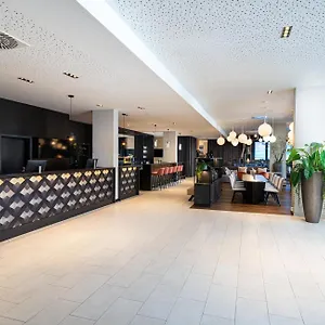 Leonardo Hauptbahnhof 4* Vídeň